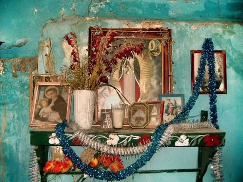 Mexican Shrine, Shrines Art, Home Altar, Catholic Art, Sacred Space, Sacred Heart, Culture Art, Madonna, Art Direction