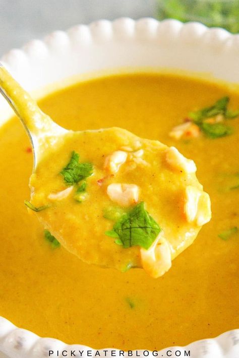 Have you been searching for the perfect soup with spice? This Spicy Cauliflower Soup with Curry is topped with crunchy cashews and served with warm naan bread to totally hit the spot! It’s vegan, vegetarian, gluten-free — and will be ready in 30 minutes! It's the perfect easy dinner for busy weeknights! #healthy #recipes #easy #creamy #dinner #soup #spicy Spicy Cauliflower Soup, Soup With Curry, Vegetarian Cabbage Soup, Curry Soup Recipes, Soup Spicy, Curried Cauliflower Soup, Curried Cauliflower, Healthy Recipes Easy, Clean Eating Vegetarian Recipes