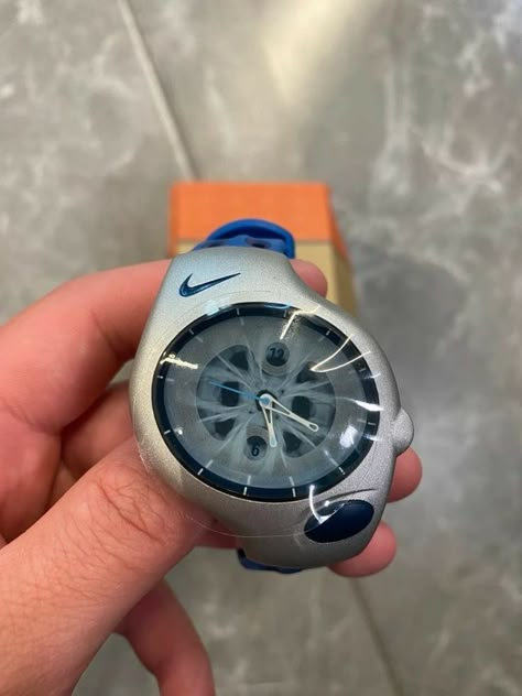 2000 Nike, Nike Watch, 00s Mode, Space Age Design, Retro Gadgets, Retro Watches, Nike Vintage, Dope Jewelry, Funky Jewelry