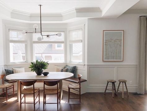 Going back through my #crappyiphonepicsaremyjam to try and pick out the best of the bunch. This breakfast nook pic from #clientwestcoastisthebestcoast made the cut. // #amberinteriorsdoesabook // Floating Banquette Seating In Kitchen, Bay Window Eating Nook, Bay Window Banquette Seating In Kitchen, Banquette Bay Window, Amber Lewis Dining Room, Bay Window Dining Area, Window Banquette, Bay Window Banquette, Bay Window Dining