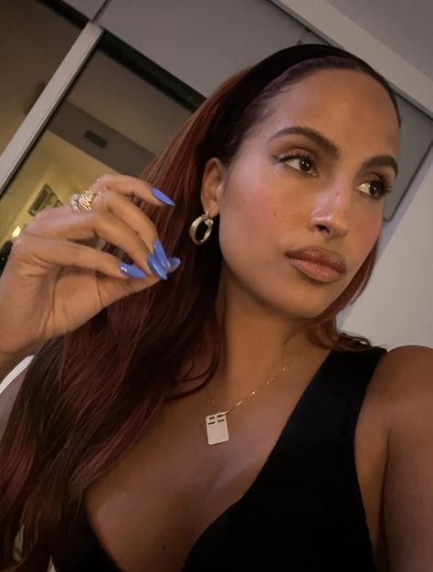 snoh aalegra Snoh Aalegra Aesthetic, Snoh Alegra, Snoh Aalegra, Unorganized Idea, Green Inspiration, Ig Stories, Aesthetic Iphone Wallpaper, Pretty Pictures, Pretty People