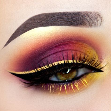 Purple And Orange Eyeshadow, Orange Eyeshadow Tutorial, Orange Eye Shadow, Fantasy Make-up, Orange Eye Makeup, Maquillage Yeux Cut Crease, Make Up Designs, Orange Eyeshadow, Drag Make-up