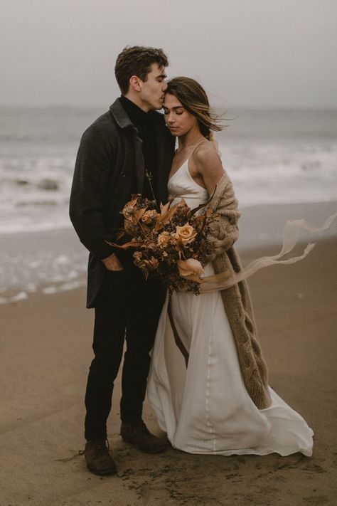 Maine Coast Wedding, Beautiful Beach Wedding, Maine Coast, Beach Wedding Photos, Beach Images, Wedding Photography Tips, Moody Wedding, Wedding Boho, Photo Couple