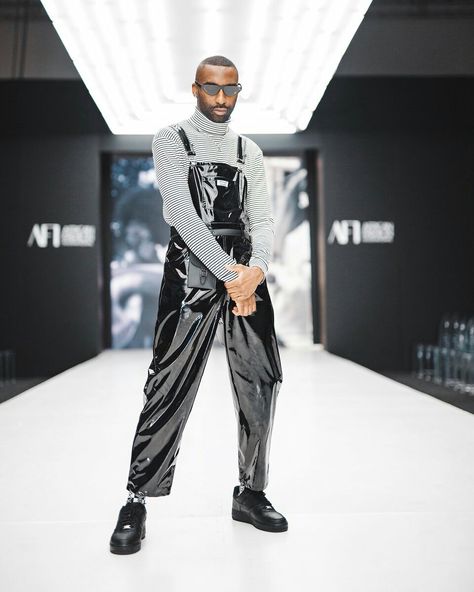 Ricky Rick Makhado, Ricky Rick, Streetwear Wallpaper, Nike Wallpapers, Dating Relationship Advice, Cool Nike Wallpapers, Nike Wallpaper, Birthday Cards Diy, Streetwear Outfit