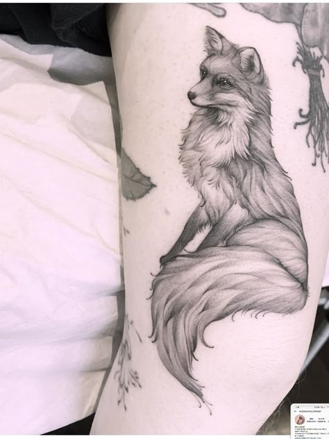 #OwlTattoo #CuteOwlTattoo #OwlInk #OwlTattooDesign #OwlTattooArt #InkedOwls #OwlTattooIdeas #OwlTattooLove #TattooInspiration #AnimalTattoos Cyberciligism Tattoo, Small Fox Tattoo, Animal Mandala, Fox Tattoo Design, Crazy Tattoos, Animal Tattoo Ideas, Blackout Tattoo, Muster Tattoos, Geniale Tattoos