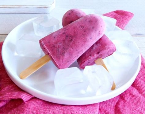 Ice Pop Recipes, Berry Yogurt, Yogurt Pops, Fruity Treats, Healthy Mummy, Ice Blocks, Ice Pops, Homemade Ice, Frozen Treats