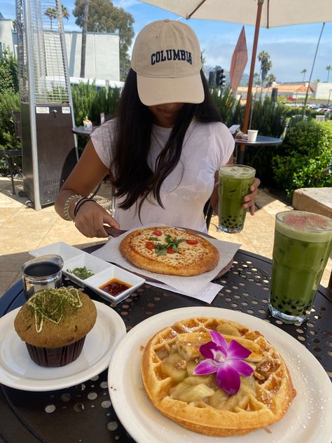 Urth Caffe Aesthetic, California Travel Aesthetic, Beach Coffee Aesthetic, California Living Aesthetic, Laguna Beach California Aesthetic, Urth Cafe Aesthetic, California Lifestyle Aesthetic, California Instagram Pictures, La California Aesthetic