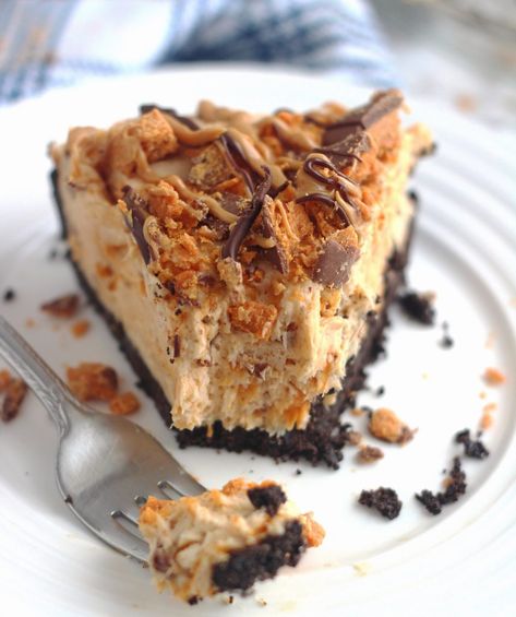 No Bake Butterfinger Pie – 5 Boys Baker Butterfinger Ice Cream, Butterfinger Pie, Peanut Butter Cream Cheese, Finger Desserts, Peanut Butter Cream, Sweet Pies, Oreo Recipes, Oreo Crust, Peanut Butter Filling