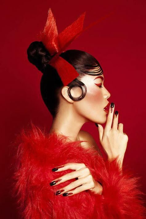 Mode Editorials, Fotografi Digital, Fashion Photography Inspiration, Beauty Shoot, Editorial Makeup, Beauty Editorial, 인물 사진, Red Aesthetic, Photography Inspo