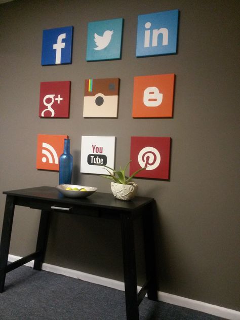 Social Media Office Decor, Social Media Wall Design, Social Media Office Design, Media Room Decor, My Status, Photowall Ideas, Studio Floor Plans, Office Wall Design, Office Paint