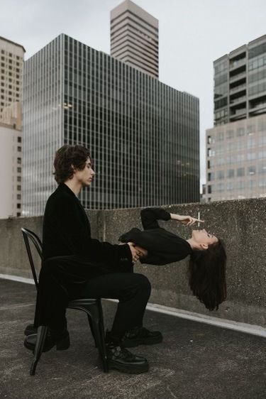 Couple Outfit Inspo Aesthetic, Weird Couple Photoshoot, Dark Moody Couple Photography, Dark Romantic Couple Photoshoot, Couple Photoshoot Artistic, Couples Photoshoot Creative, Alternative Couple Photoshoot, Artsy Couple Photos, Alternative Couple Aesthetic