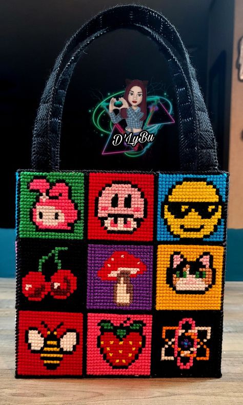 Cross Stitch Bag Design, Plastic Canvas Bag Design, Plastic Canvas Tote, Alpha Knot, Cross Stitch Bag, Stitch Bag, Handbag Ideas, Patterns For Crochet, Canvas Bag Diy