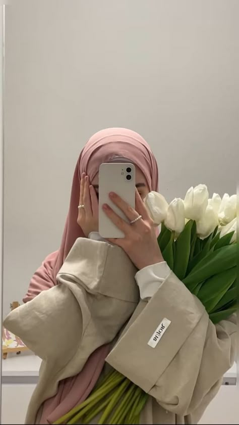 Tasnim Core Aesthetic, Hijabi Girls Aesthetics, Islamic Girl Aesthetic, Aesthetic Hijabi Girl, Girl Hijab Aesthetic, Girly Photography Aesthetic, Hijabi Girl Aesthetic, Hijab Hipster, Muslimah Photography