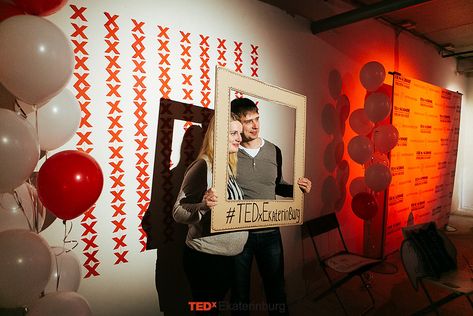 Tedx Decoration Ideas, Tedx Design, Selfie Backdrop, Simple Selfie, Tedx Event, Stall Decorations, Youth Logo, Selfie Wall, Theater Design