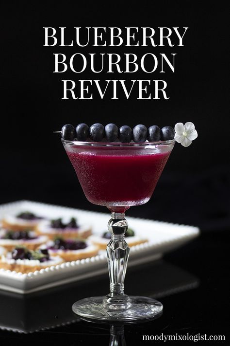 Blueberry Bourbon Reviver - Moody Mixologist Lillet Blanc Cocktails, Blueberry Cocktails, Bourbon Drinks Recipes, Bourbon Ice Cream, Absinthe Cocktail, Blueberry Simple Syrup, Blueberry Cocktail, Ice Cream Cocktails, Goat Cheese Crostini