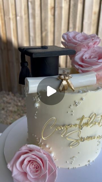 Pink Graduation Cakes, Cake Congratulations, Congratulations Cake, Grad Cake, Graduation Dinner, Elegant Birthday Cakes, Graduation 2024, Elegant Birthday, Congratulations Graduate