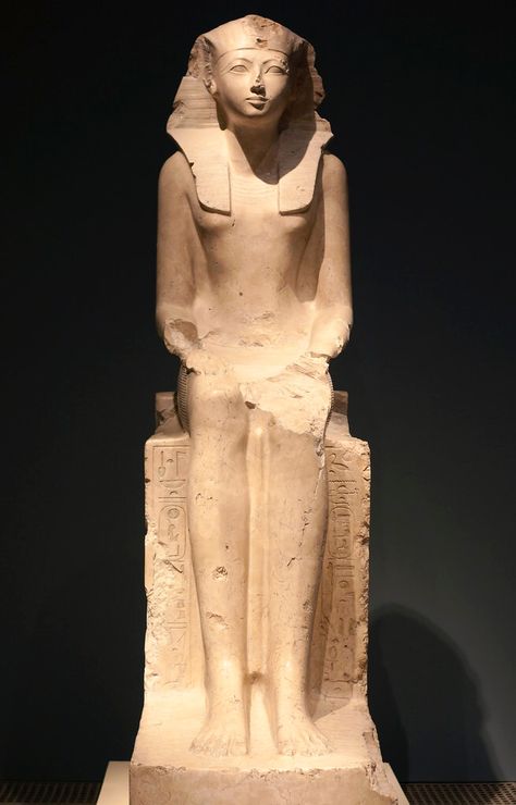 Queen Hatshepsut Egypt Museum, Museums In Nyc, Ancient Egyptian Symbols, Egyptian Kings, Life Size Statues, Egyptian Queen, Egyptian Culture, Ancient Sculpture, Egyptian Symbols