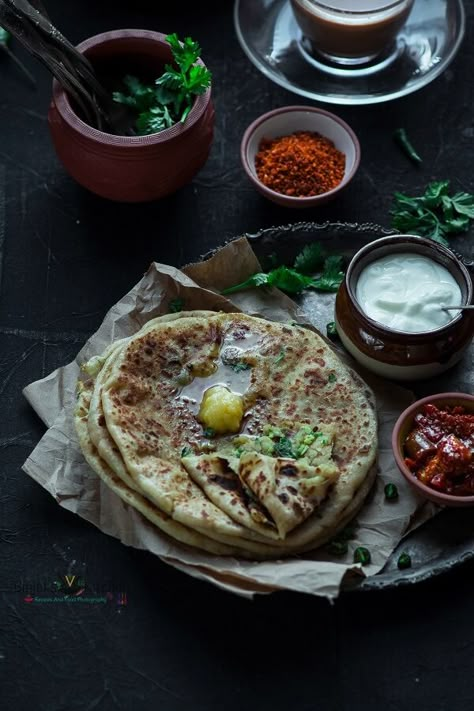 Paratha Plating Ideas, Aloo Paratha Photography, Aloo Paratha Recipe Punjabi, Aloo Paratha Recipe, Indian Food Photography, Aloo Paratha, Paratha Recipe, Paratha Recipes, Indian Breakfast