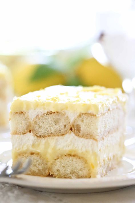 Lemon Tiramisu Cake With Ladyfingers, Mini Patisserie, Lemon Tiramisu, Italian Baking, Lemon Icebox Cake, Mascarpone Cake, Lemon Dessert Recipes, Tiramisu Recipe, White Apron