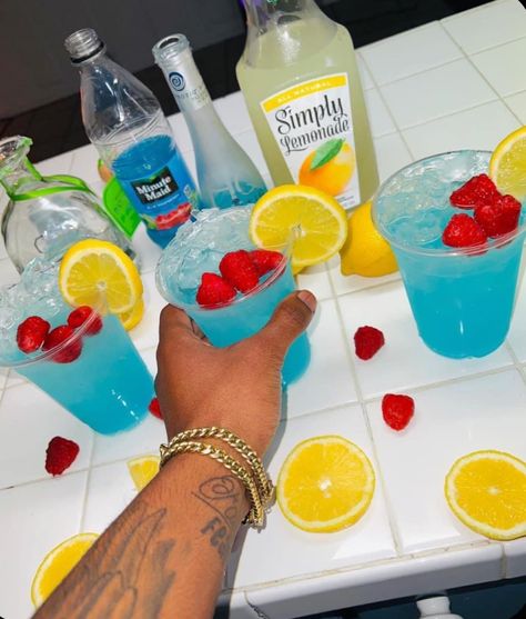 Mixing Alcoholic Drinks, Summer Drinks Alcohol Recipes Easy, Don Julio Mixed Drinks, Mix Drinks Alcoholic, Alcohol Mixed Drinks, Fun Alcoholic Drinks For A Party, Liquor Aesthetic, Mixed Drinks Alcoholic, Drink Recipes Alcoholic