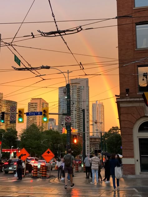 Toronto Subway Aesthetic, Toronto Aesthetic Summer, Toronto Life Aesthetic, Toronto Summer Aesthetic, Uoft Toronto Aesthetic, Downtown Toronto Aesthetic, Downtown Boy Aesthetic, Toronto Spring, Toronto Sunset