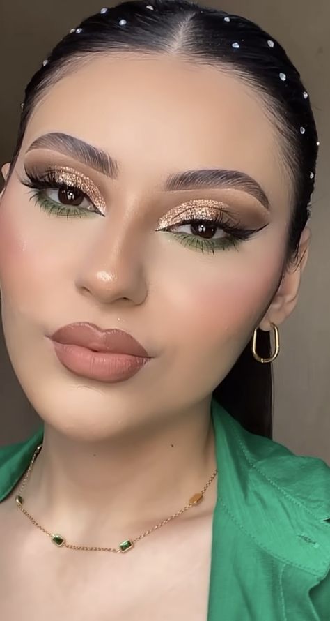 Makeup For Olive Green Outfit, Bridesmaid Makeup For Green Dress, Glam Look Makeup Ideas, Makeup For Olive Green Dress, Makeup For Sage Green Dress, Gold And Green Makeup, Christmas Party Makeup Looks, Green Dress Makeup Ideas, Sage Green Makeup Look