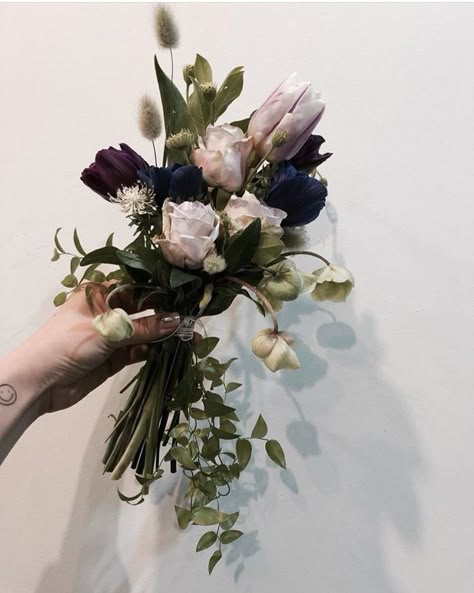 Dark Academia Bouquet, 80s Wedding, Bridal Wedding Flowers, Lily Bouquet, Nothing But Flowers, Winter Flowers, Pretty Plants, Flower Bouquet Wedding, Cool Plants