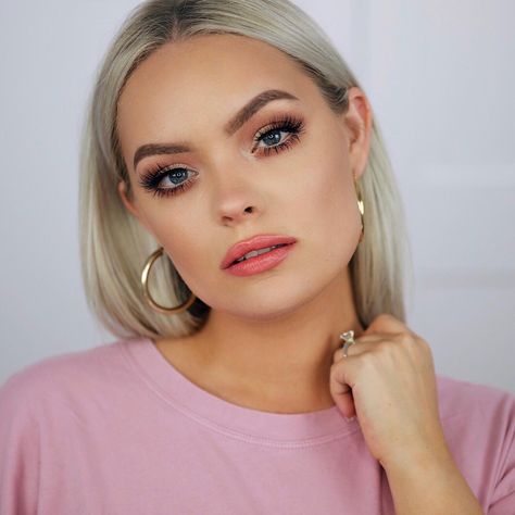 BRIANNA FOX (@briannafoxmakeup) • Instagram photos and videos Fox Makeup, Get Ready With Me, Glam Looks, Pretty Makeup, Get Ready, Flamingo, Makeup Looks, Fox, Hoop Earrings