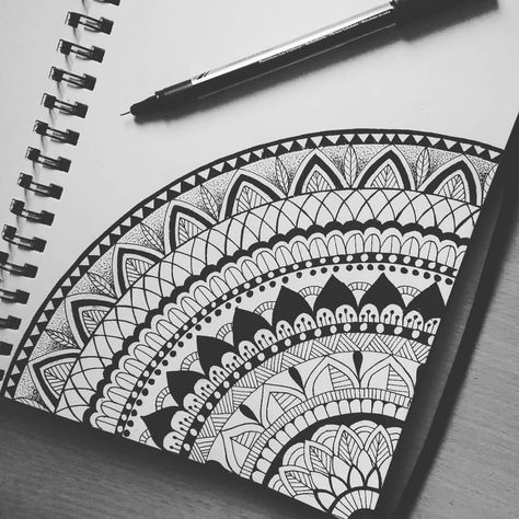 #mandala #mandalaart #zentagle #drawings #mandalaslovers #art #ink #creative #illustrations #blackandwhite #doodle #instaart #zendoodle Doodle Zen, Easy Mandala Drawing, Mandala Doodle, Drawing Hands, Mandala Art Therapy, Design Mandala, Simple Mandala, Mandala Art Lesson, Mandalas Drawing