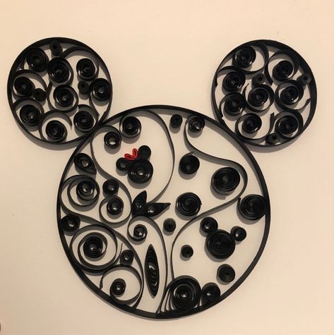 Mickey Mouse, Disney inspired with Minnie Quilling Mickey Mouse, Quilled Mickey Mouse, Disney Quilling Patterns, Disney Paper Quilling, Disney Quilling, Quilling Disney, Quilling Artwork, Quilling Letters, Quilling Projects