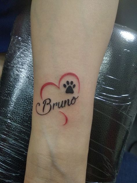 Dog Paw Tattoos For Women, Dog Remembrance Tattoo, Paw Tattoos, Tatoo Dog, Animal Tattoos For Women, Cute Tattoos On Wrist, Tattoos For Dog Lovers, Tiny Wrist Tattoos, Dog Memorial Tattoos