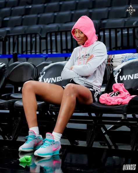 Nice Kicks on X: "A’ja Wilson in “South Beach” Nike LeBron 21 PEs 🌴🤩‼️ @_ajawilson22 https://t.co/Dc47TYqu9V" / X Aja Wilson, Sheryl Swoopes, Las Vegas Aces, Trending Adidas, Basketball Players Nba, Wnba, Nike Lebron, Womens Basketball, Basketball Teams