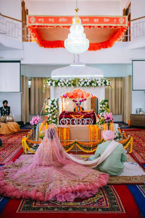 Love Always Finds Its Way, Sikh Wedding Decor, Punjab Wedding, Bride Fashion Photography, Wedding Ceiling Decorations, Traditional Ideas, Anand Karaj, Sikh Bride, Bride Photos Poses