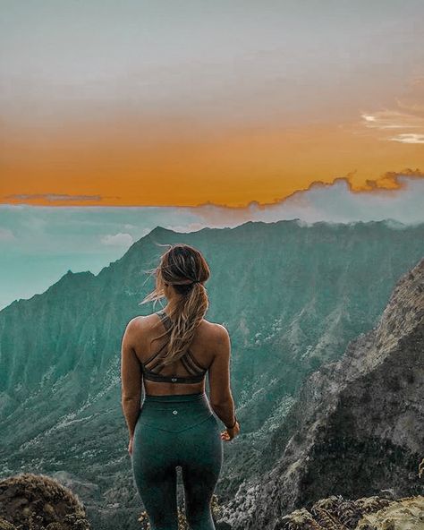 Wander Outfit, Wild Travel, Trail Running Gear, Hawaii Kauai, Best Trail Running Shoes, Hiking Photography, Endurance Workout, Mountain Trail, Hiking Pictures