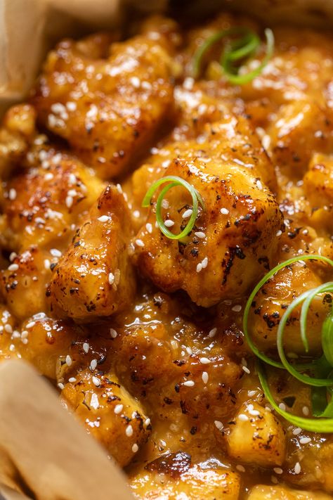 close up of vegan orange chicken topped with green onions and sesame seeds. Tofu Orange Chicken Vegan, Tofu Orange Chicken, Vegan Orange Chicken Recipe, Soy Free Soy Sauce, Vegan Orange Chicken, Orange Tofu Recipe, Orange Tofu, Asian Diet, Tofu Chicken