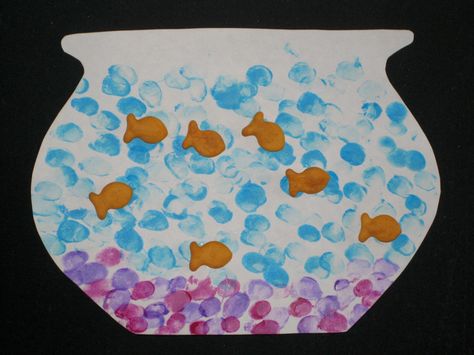 Today's result of a bored toddler and 90 degree heat... a fun craft.  Fishbowl + finger paint + glue + Goldfish! October Crafts Preschool, Letter Of The Week Crafts, Fishbowl Craft, Pets Preschool Theme, Letter Of The Week, Fish Crafts, Toddler Art, Toddler Fun, Letter G