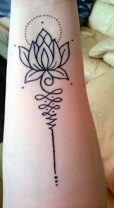 40 Unalome Tattoo Designs Every Girl Will Fall In Love With - Bored Art Henne Tattoo, Buddhist Tattoo, Tattoo Diy, Tattoos Inspo, Tato Henna, Unalome Tattoo, Marquesan Tattoos, Hawaiian Tattoo, Tattoos Geometric