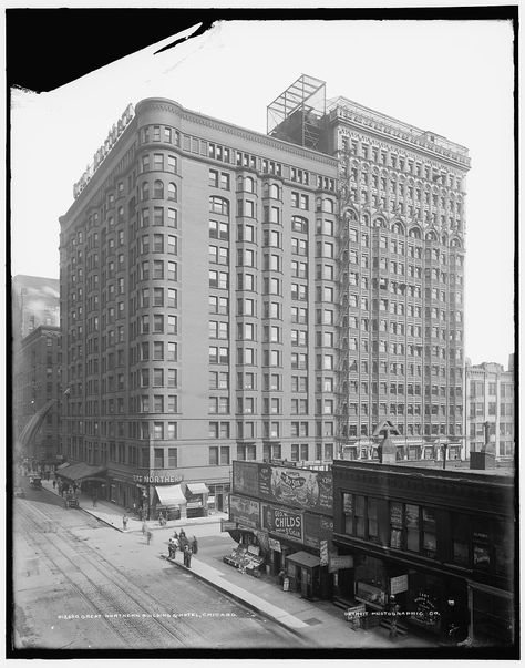 18 Vintage Photographs of Streets of Chicago from Between the 1900s and 1910s Chicago Hotels, Vintage Hotels, Boston Public Library, Chicago Photos, Chicago Architecture, Chicago Photography, The Windy City, Office Building, Vintage Photographs