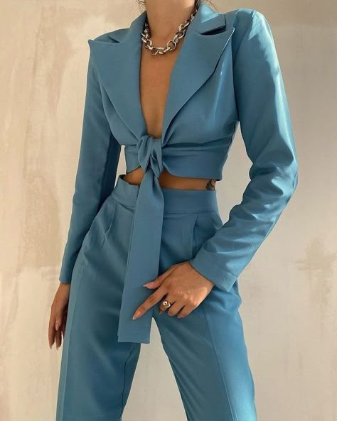 crop top outfits crop top outfit cropped top outfits Dressing Ideas, Fashion Bella, Blazer Top, Crop Blazer, Woman Suit Fashion, Mode Casual, Top Pants Set, Mode Inspo, Fancy Outfits