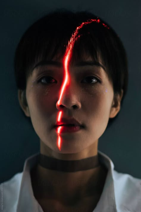 Red Laser Aesthetic, Light Projection Photography, Laser Photoshoot, Laser Portrait, Laser Photography, Skin Diagram, Space Portrait, Makeup Photoshop, Laser Face