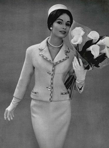 1959 | 1959's fashion | Meanredz | Flickr Cocktail Suit, Jacques Fath, Glamour Vintage, Vintage Suit, Fifties Fashion, Look Retro, Fashion 1950s, 1950s Style, Vintage Suits