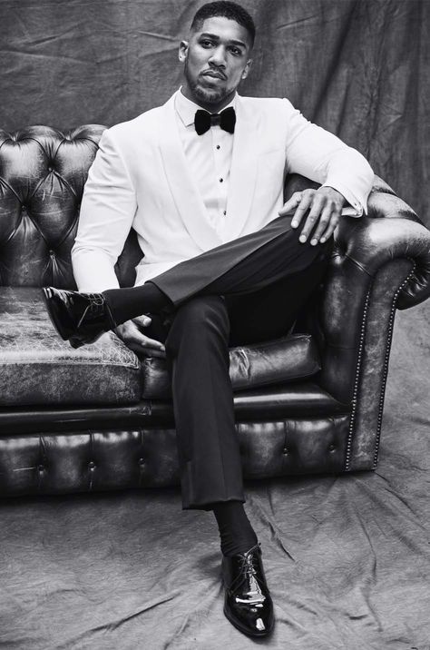 Suit Black Men, Dinner Party Style, Men Portraits, Stylish Mens Suits, Mens Photoshoot Poses, Anthony Joshua, Beautiful Photoshoot, Suit Black, Keep It Classy