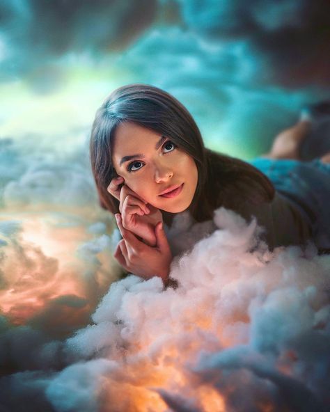 Cloud Photoshoot, Photoshop Glow, Shooting Photo Studio, Vday Shoot, Recreate Photos, Projector Photography, People Pictures, Photo Recreation, Cotton Clouds