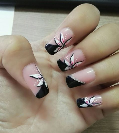 Black Floral Nails, Summer Nails Art, Manicure Nail Designs, Classy Nail Designs, Finger Nail Art, Flower Nail Designs, Pretty Nail Art Designs, Best Nail Art Designs, Best Nail Art