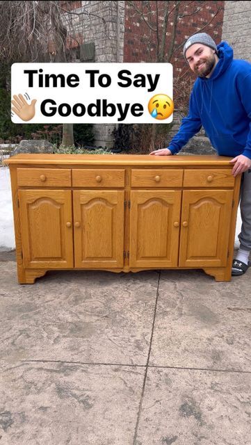 Diy Old Furniture Makeover, Old Furniture Makeover, Restore Wood Furniture, Refurbished Furniture Diy, Painting Old Furniture, Diy Furniture Flip, Furniture Remodeling, Furniture Redos, Refinishing Furniture Diy