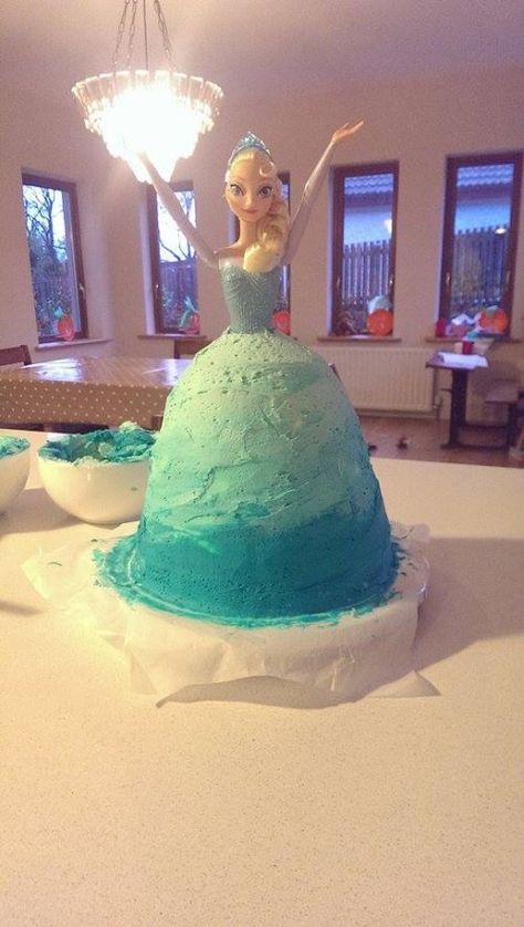 Instructions for Elsa from Frozen Cake Elsa Barbie Cake Diy, Frozen Elsa Doll Cake, Frozen Doll Cake, Elsa Doll Cake, Elsa Birthday Cake, Elsa Cake Frozen, Bunny Birthday Cake, Elsa Cake, Elsa From Frozen