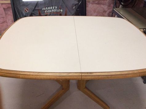 Redo Laminate Table Top, Formica Table Top Makeover, Formica Table Makeover, Laminate Table Top Makeover, Painting Laminate Table, Diy Wooden Table, Formica Table, Table Top Covers, Dining Table Makeover