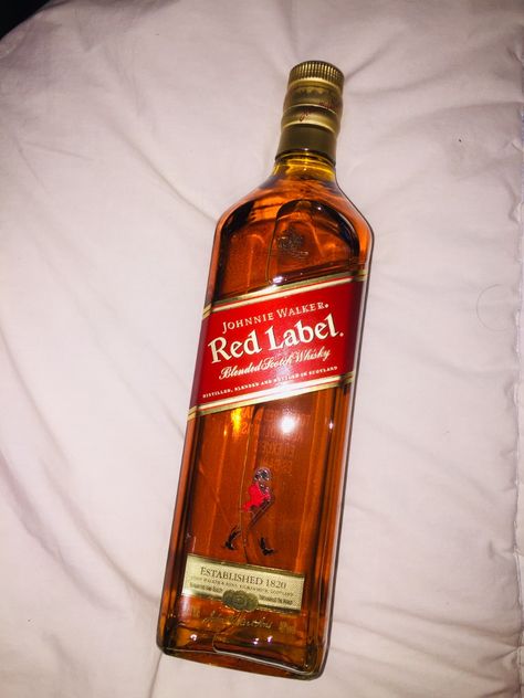 #whisky  #bottle #vsco #tumblr Black Label Fake Story, Whisky Snapchat Story, Red Label Whiskey Snapchat, Red Label Snap, Red Label Whiskey, Whisky Red Label, Black Hd Wallpaper Iphone, Johnnie Walker Whisky, Johnnie Walker Red Label