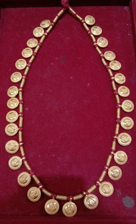 Molathadu Designs Gold, Kasula Haram, Kasula Peru, Kolhapuri Saaj, Big Earrings Gold, Kasu Mala, Antique Necklace Gold, Maharashtrian Jewellery, Coin Jewellery