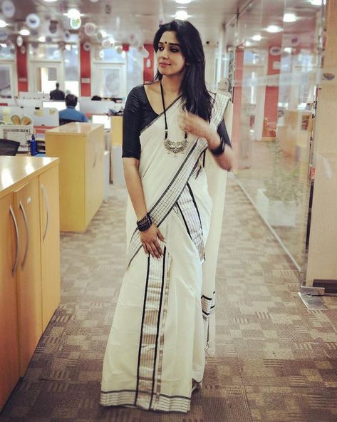 Nyla Usha on Instagram: “Happy Vishu! May everything good we see, come back to us! 🧐🌼🎍🍋🌿” Black Set Mundu Kerala, Set Mundu Blouse Design, Set Mundu Kerala, Set Saree Kerala, Nyla Usha, Black And White Saree, Kerala Saree Blouse, Kerala Saree Blouse Designs, Onam Saree